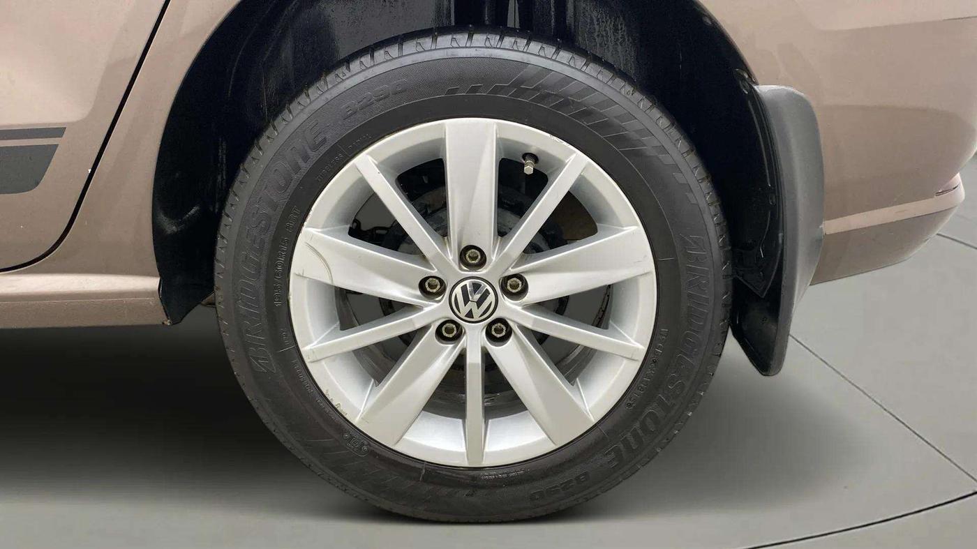 2016 Volkswagen Ameo HIGHLINE1.2L, Petrol, Manual, 44,362 km, Left Rear Wheel