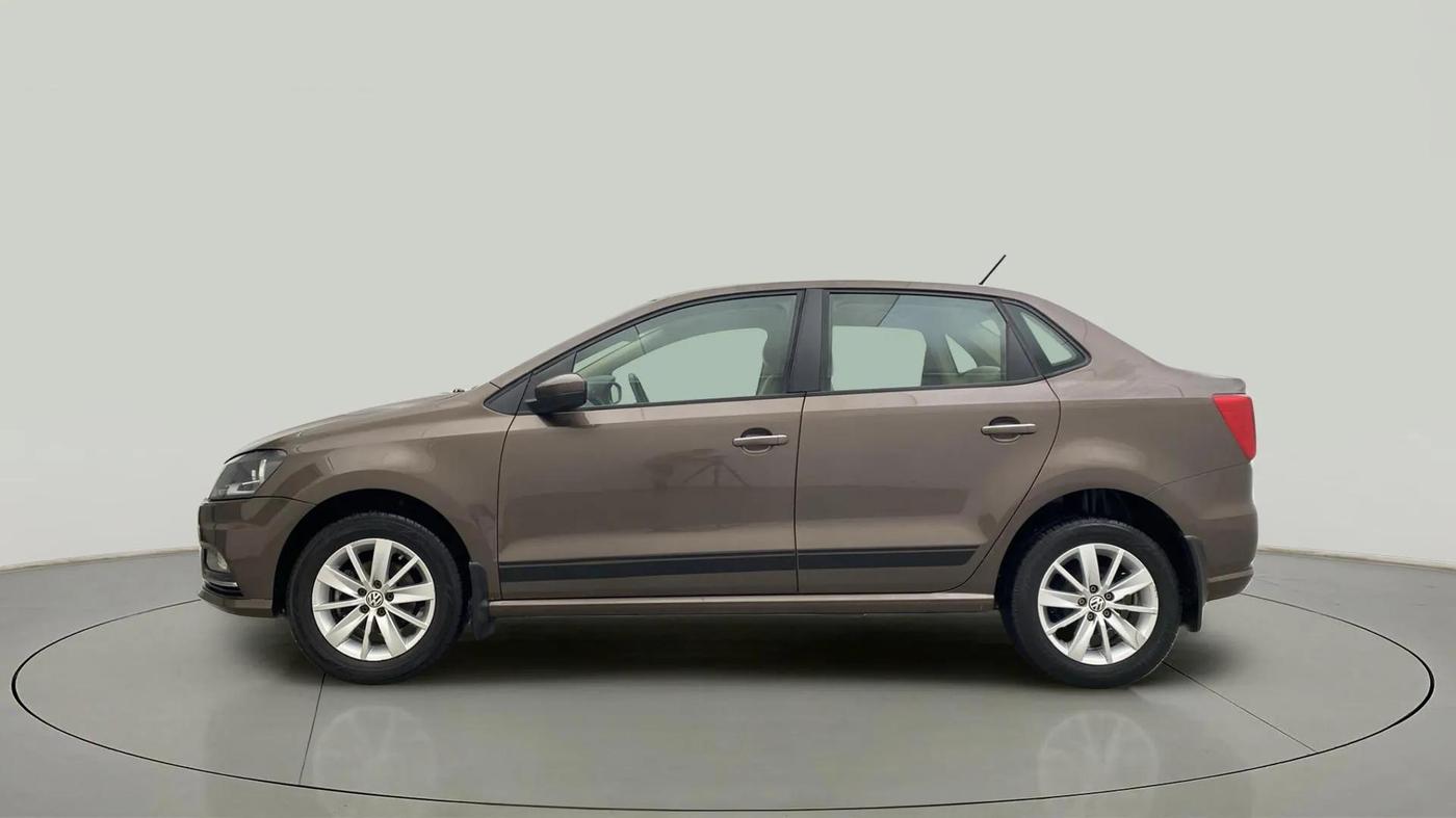 2016 Volkswagen Ameo HIGHLINE1.2L, Petrol, Manual, 44,362 km, Left Side
