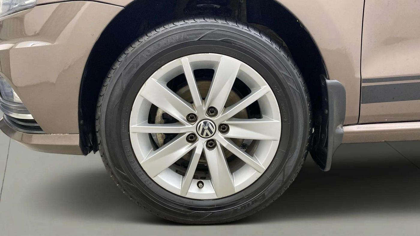 2016 Volkswagen Ameo HIGHLINE1.2L, Petrol, Manual, 44,362 km, Left Front Wheel