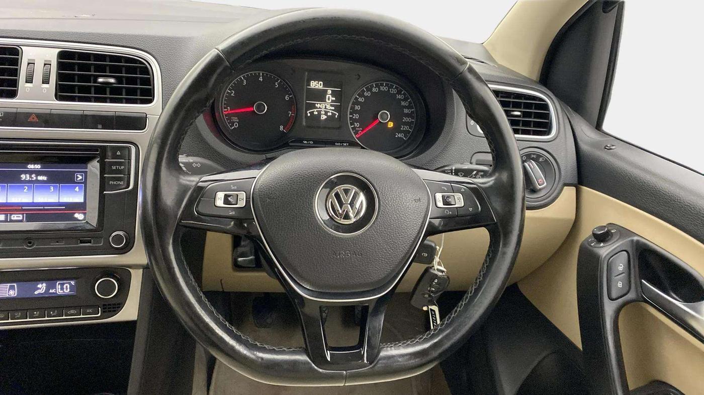 2016 Volkswagen Ameo HIGHLINE1.2L, Petrol, Manual, 44,362 km, Steering Wheel Close Up
