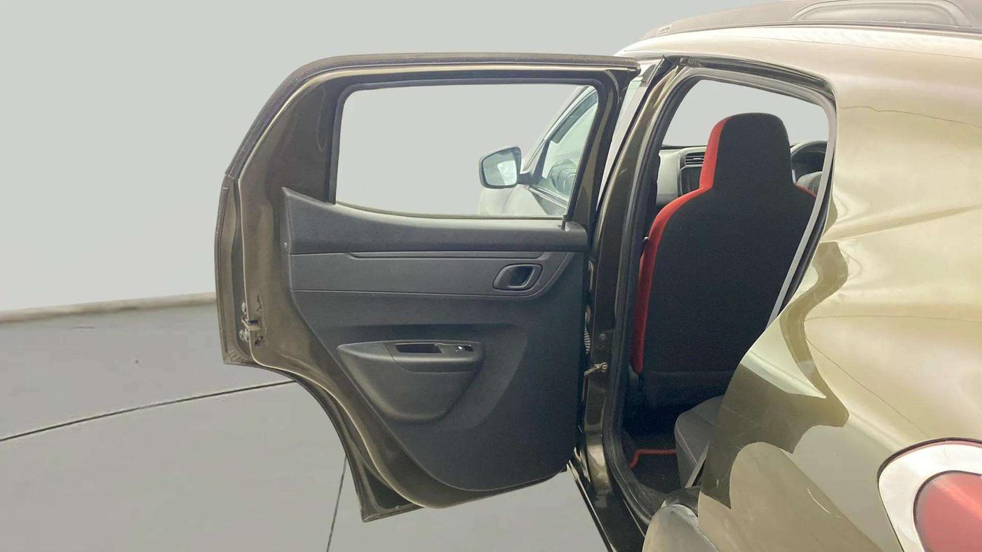 2021 Renault Kwid RXT 1.0 (O), Petrol, Manual, 15,674 km, LHS Rear Door
