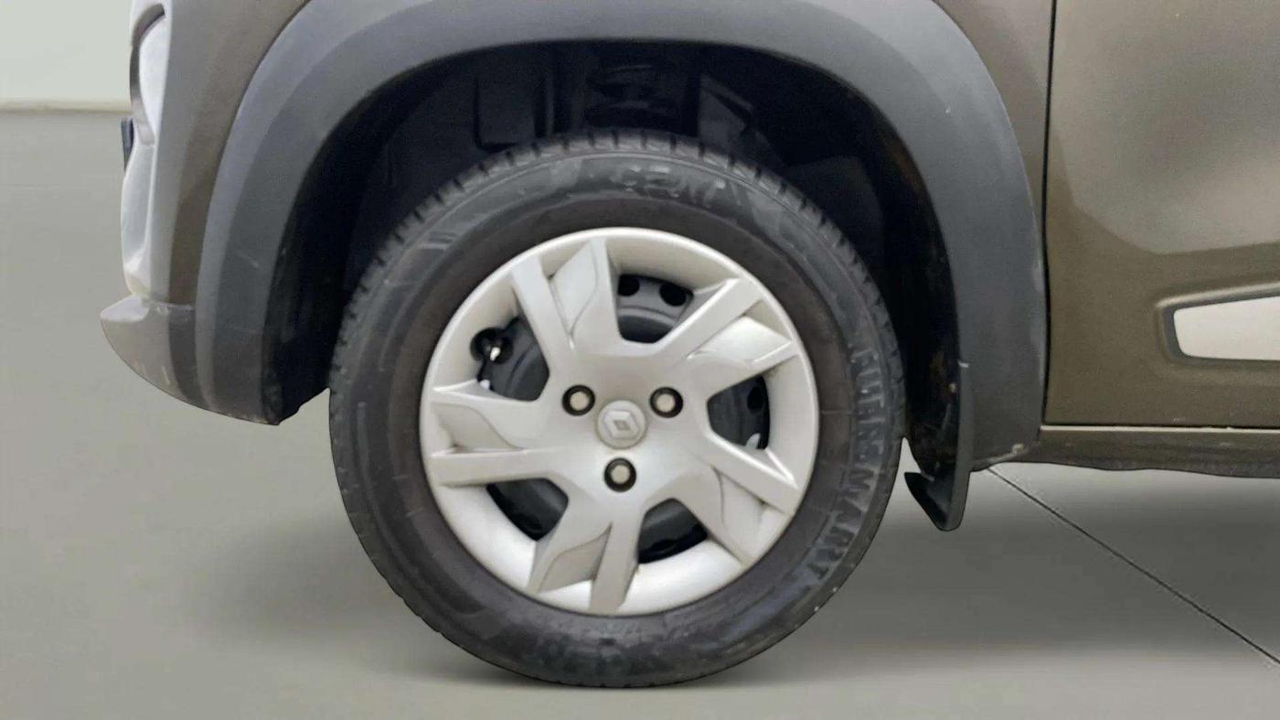 2021 Renault Kwid RXT 1.0 (O), Petrol, Manual, 15,674 km, Left Front Wheel