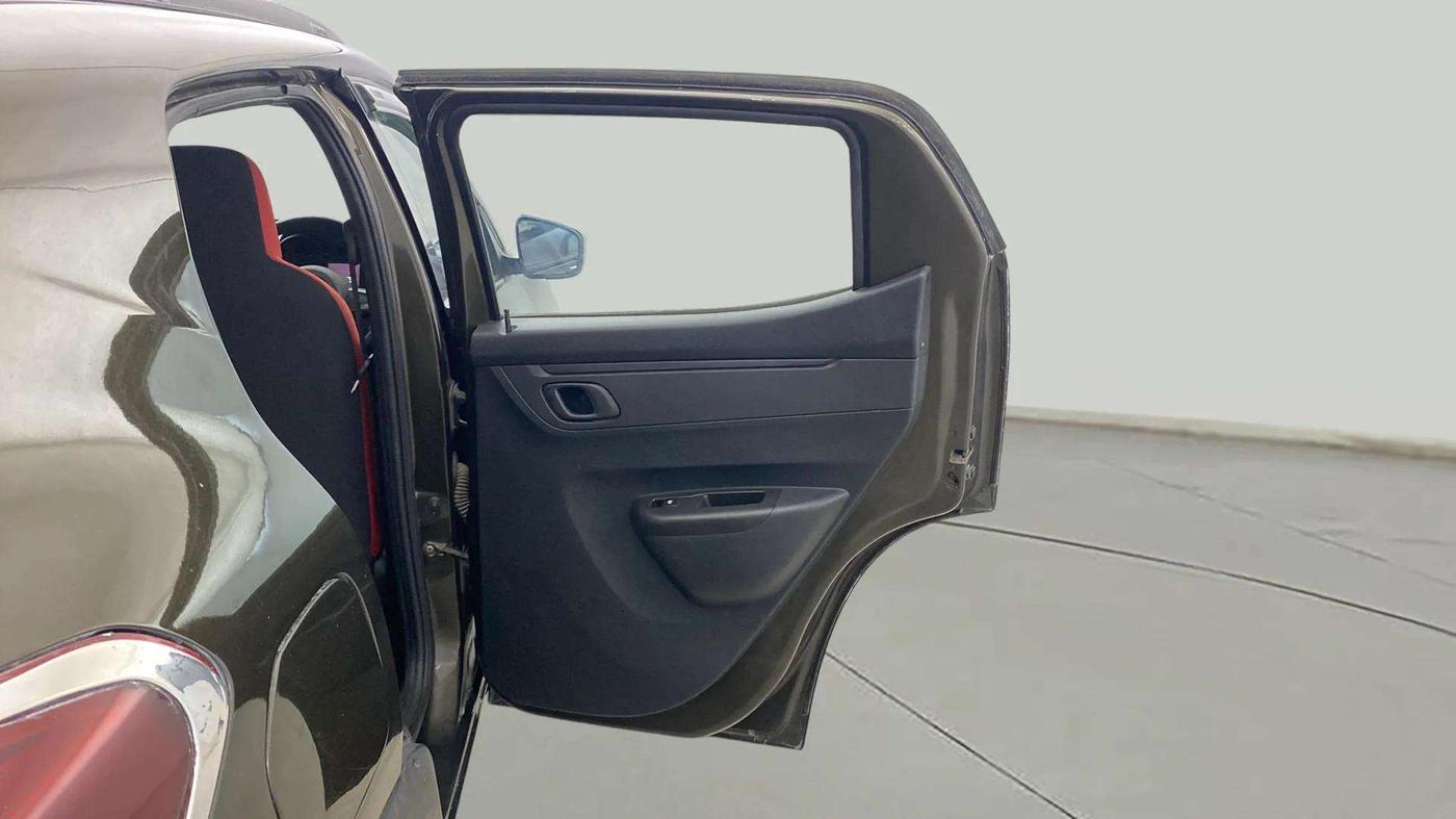 2021 Renault Kwid RXT 1.0 (O), Petrol, Manual, 15,674 km, RHS Rear Door