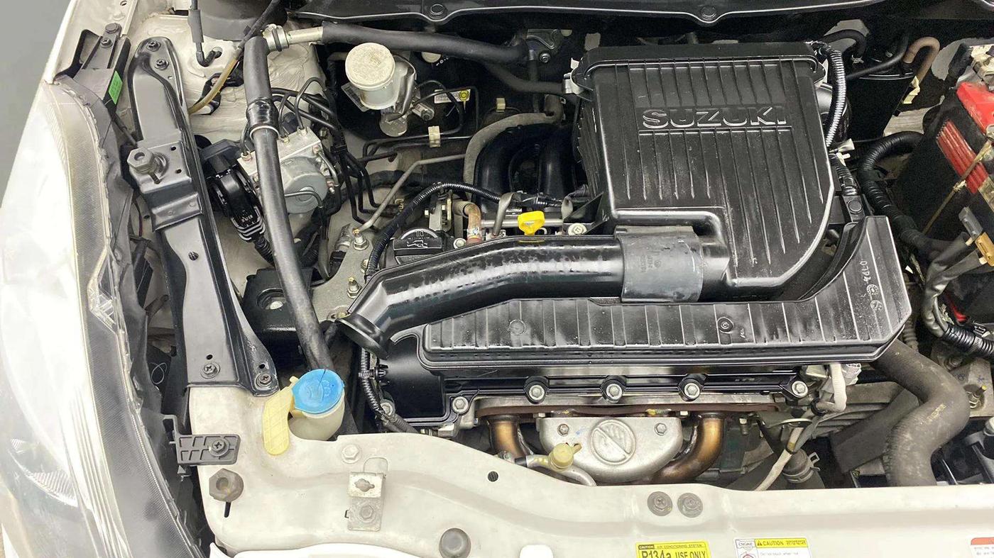 2015 Maruti Swift Dzire ZXI, Petrol, Manual, 63,719 km, Engine View - Right