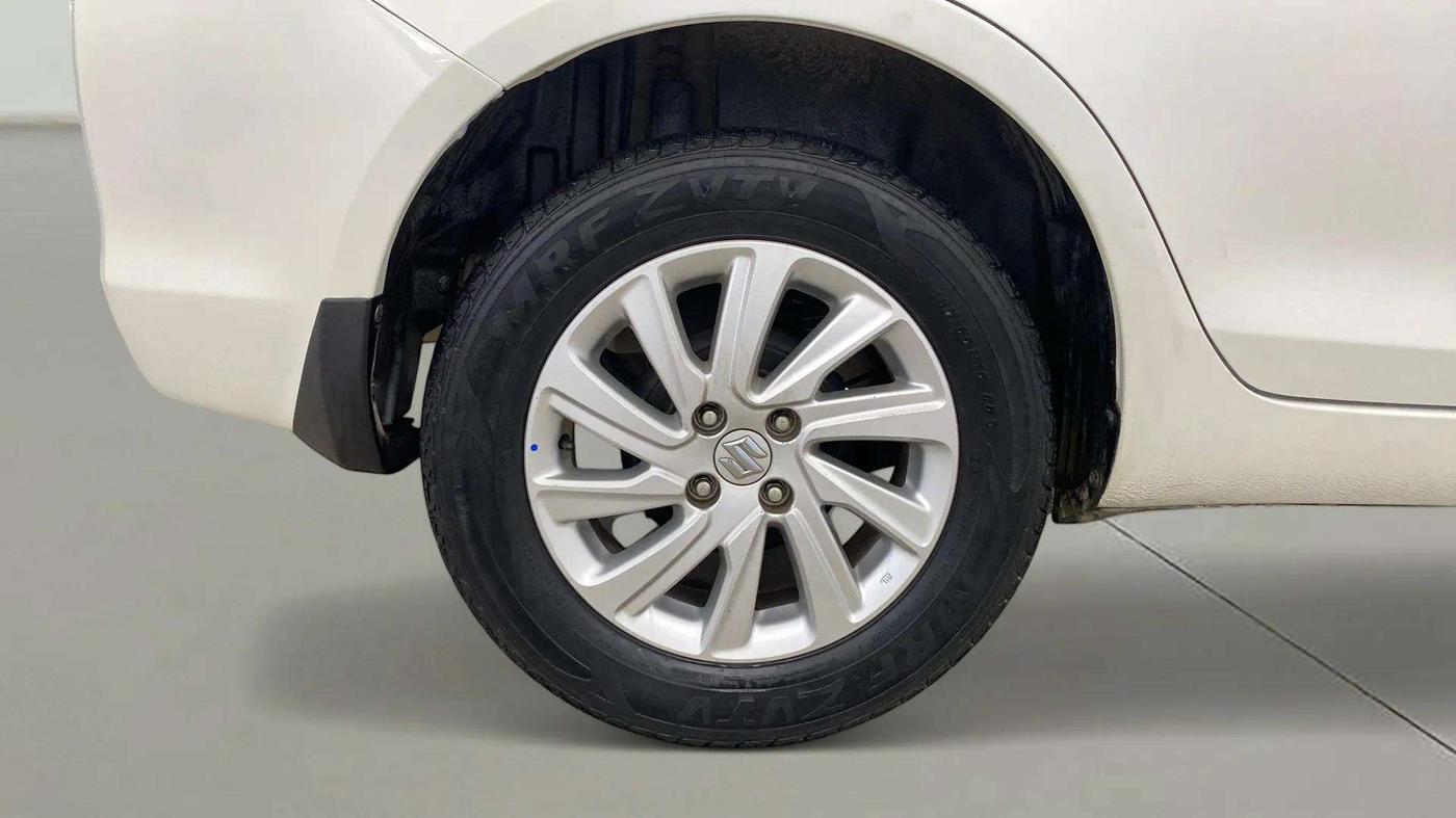 2015 Maruti Swift Dzire ZXI, Petrol, Manual, 63,719 km, Right Rear Wheel