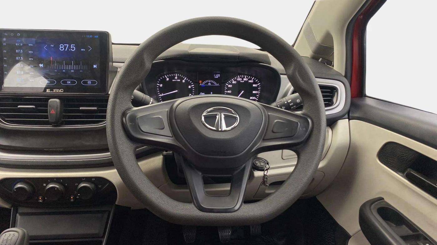 2022 Tata ALTROZ XE PETROL, Petrol, Manual, 16,194 km, Steering Wheel Close Up
