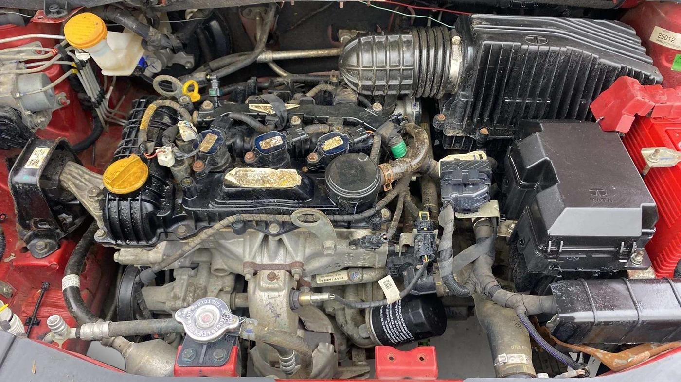 2022 Tata ALTROZ XE PETROL, Petrol, Manual, 16,194 km, Engine View