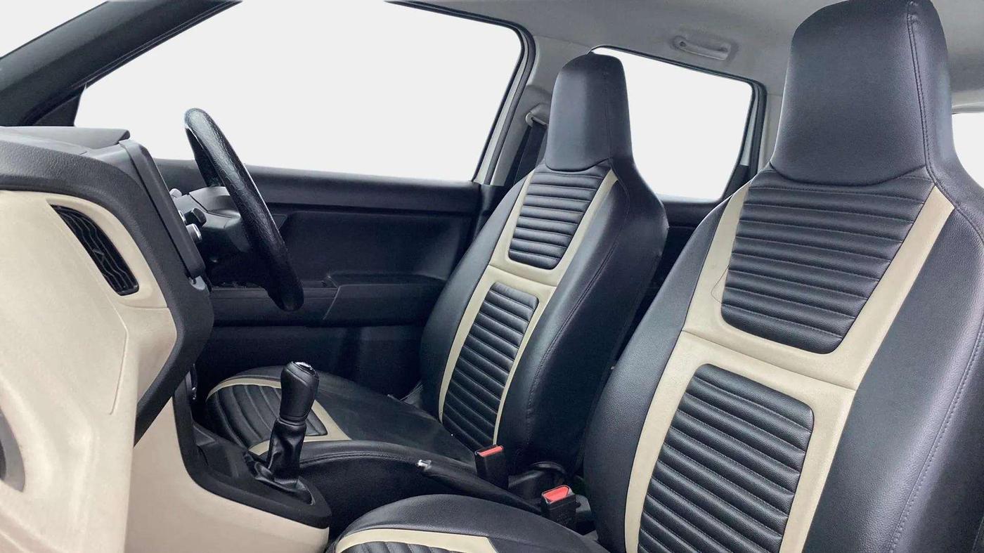 2019 Maruti New Wagon-R VXI 1.0, Petrol, Manual, 30,513 km, Right Side Front Door Cabin