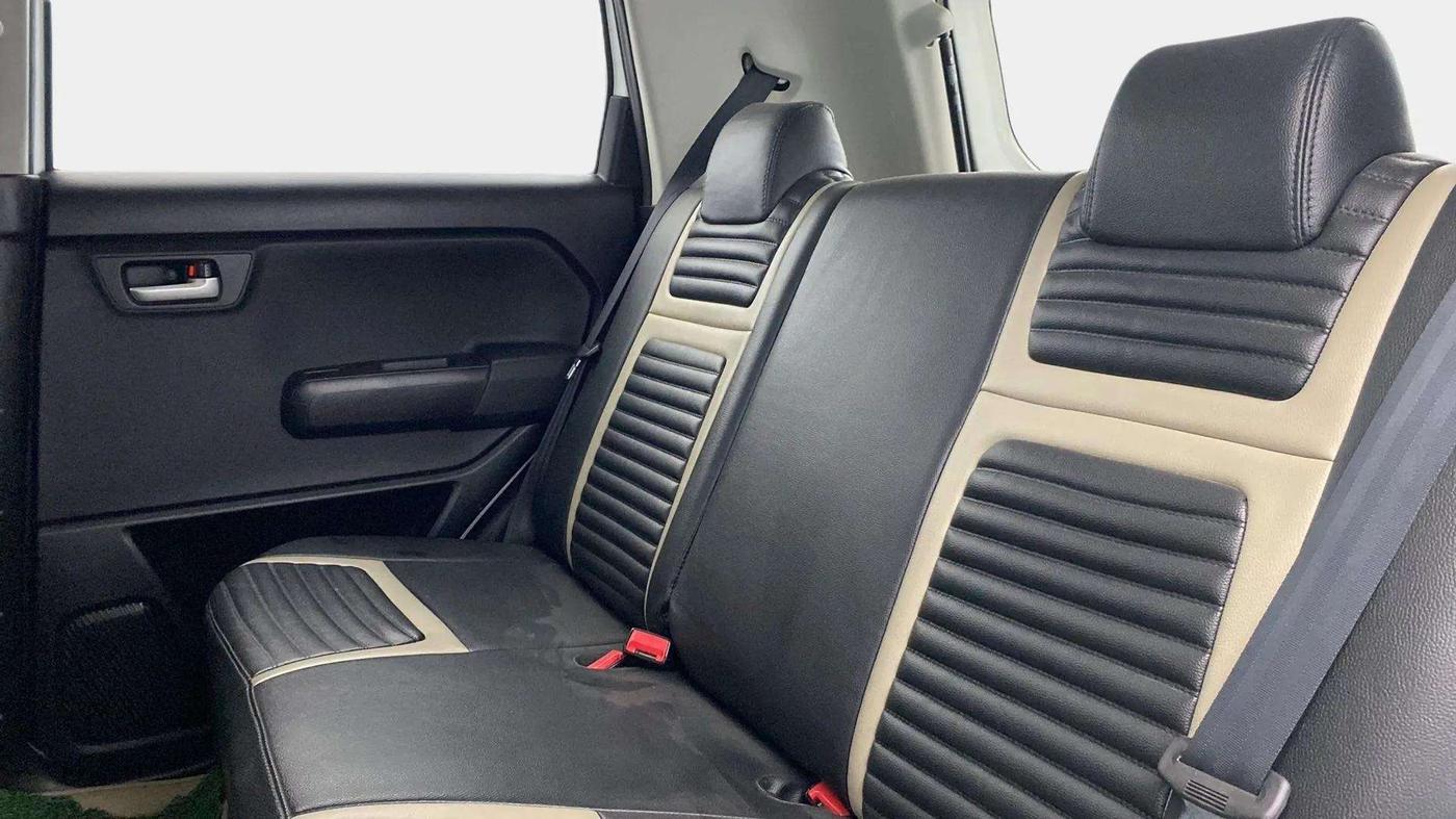 2019 Maruti New Wagon-R VXI 1.0, Petrol, Manual, 30,513 km, Right Side Rear Door Cabin