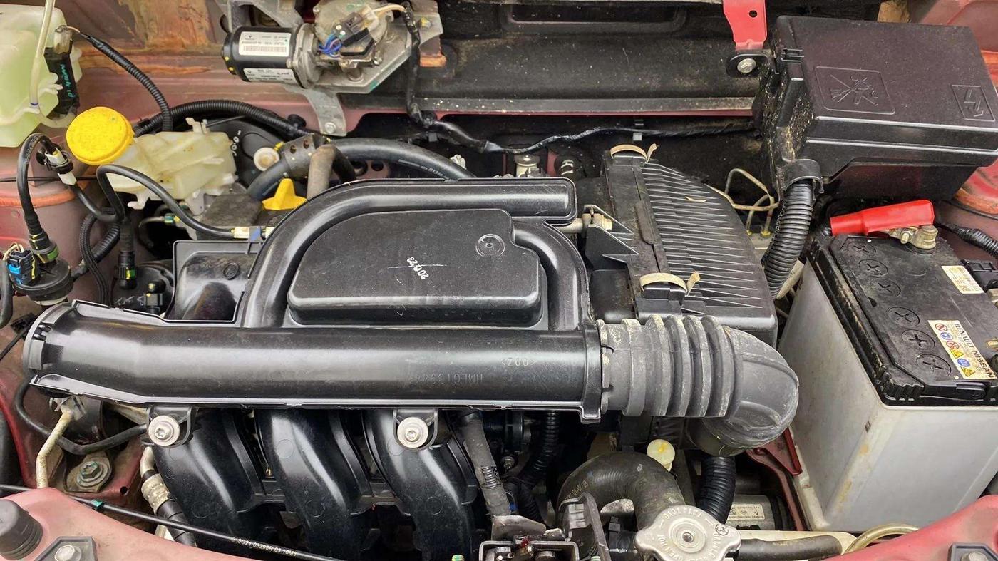 2023 Renault Kwid RXT 1.0 AMT, Petrol, Automatic, 8,398 km, Engine View