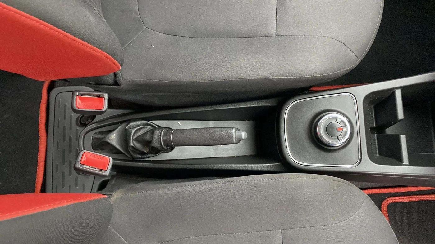 2023 Renault Kwid RXT 1.0 AMT, Petrol, Automatic, 8,398 km, Gear Lever