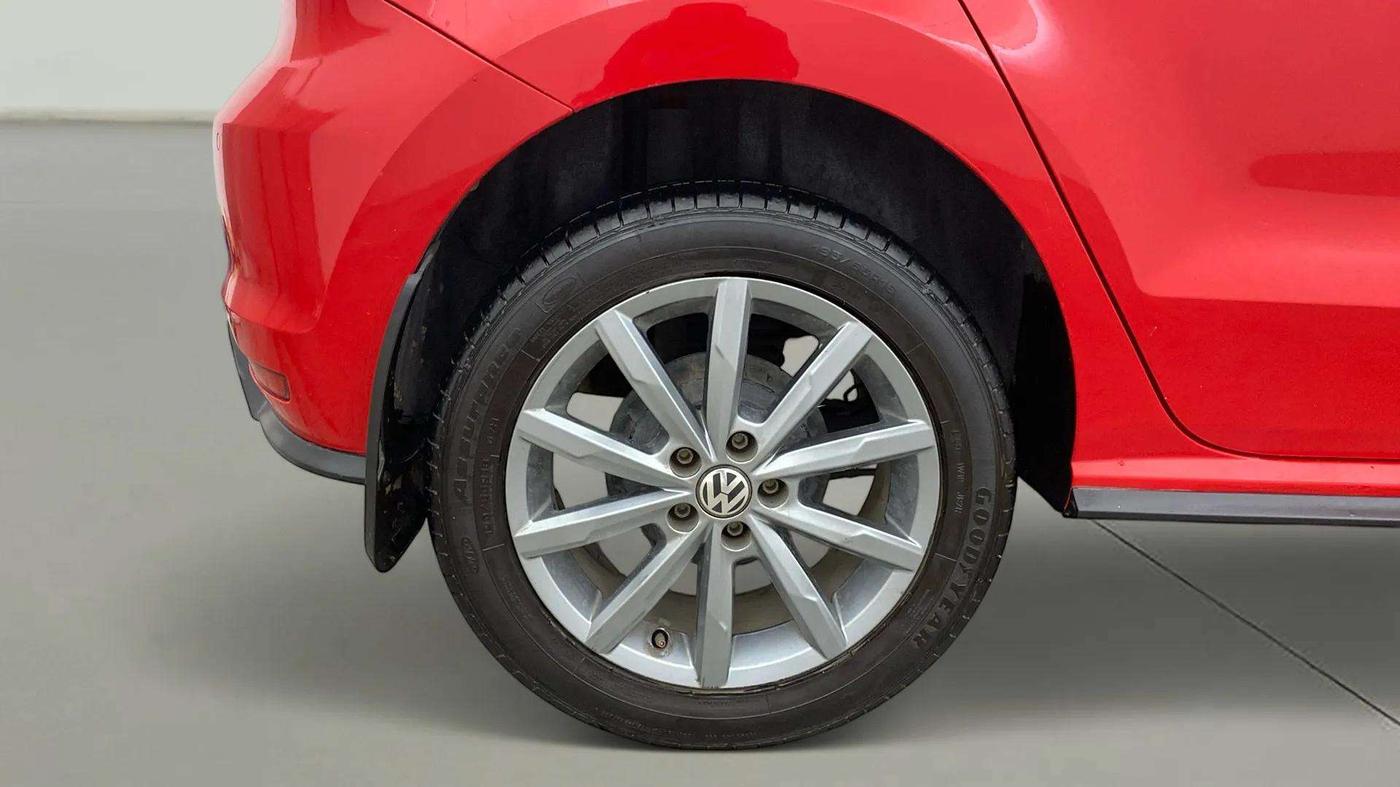 2021 Volkswagen Polo HIGHLINE PLUS 1.0, Petrol, Manual, 31,887 km, Right Rear Wheel