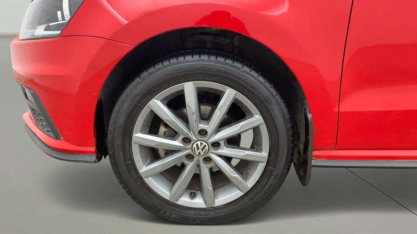 2021 Volkswagen Polo HIGHLINE PLUS 1.0, Petrol, Manual, 31,887 km, Left Front Wheel