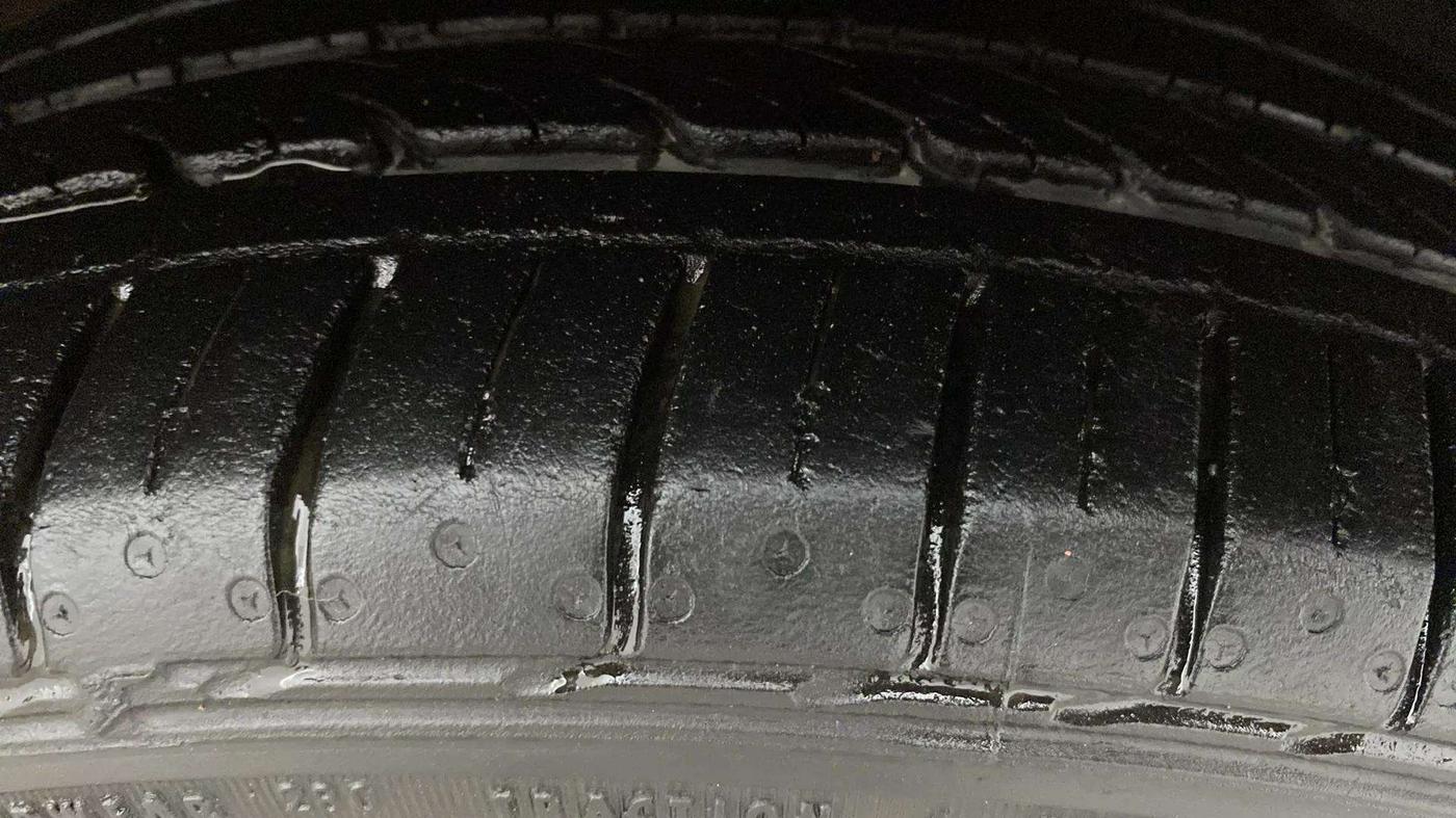 2021 Volkswagen Polo HIGHLINE PLUS 1.0, Petrol, Manual, 31,887 km, Right Front Tyre Tread
