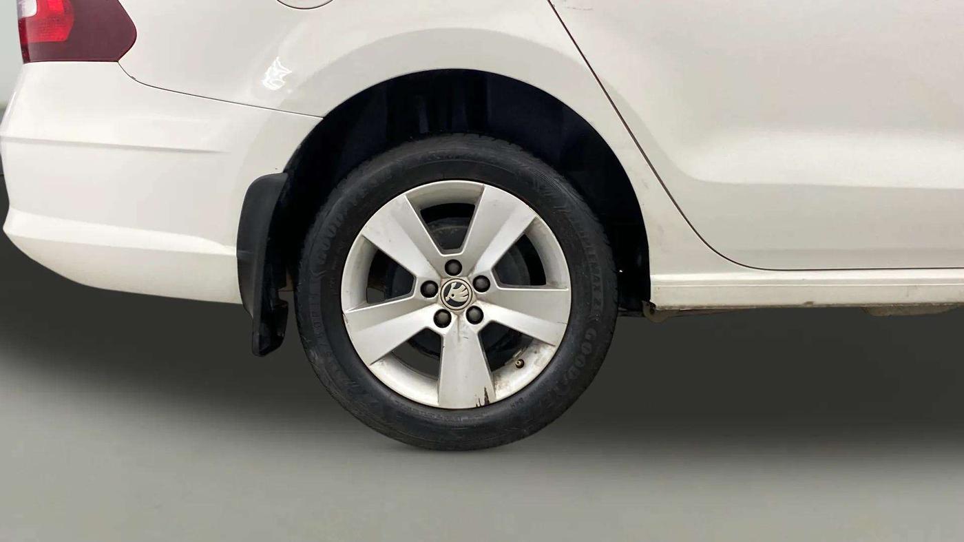 2020 Skoda Rapid 1.0 AMBITION TSI MT, Petrol, Manual, 97,482 km, Right Rear Wheel