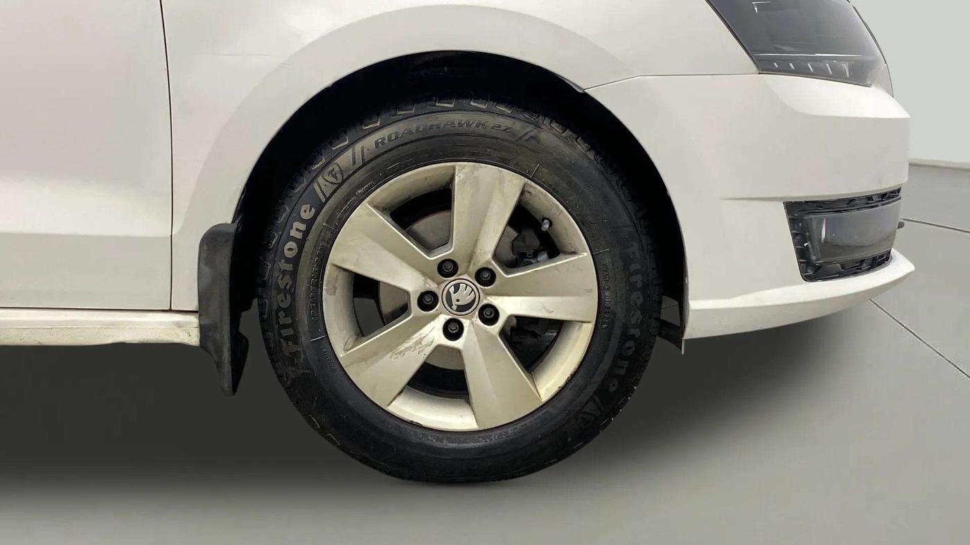 2020 Skoda Rapid 1.0 AMBITION TSI MT, Petrol, Manual, 97,482 km, Right Front Wheel