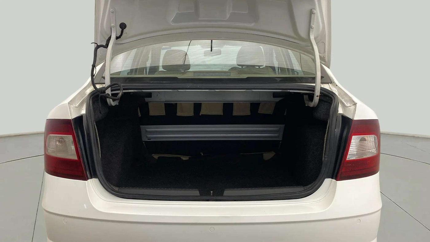 2020 Skoda Rapid 1.0 AMBITION TSI MT, Petrol, Manual, 97,482 km, Boot Inside