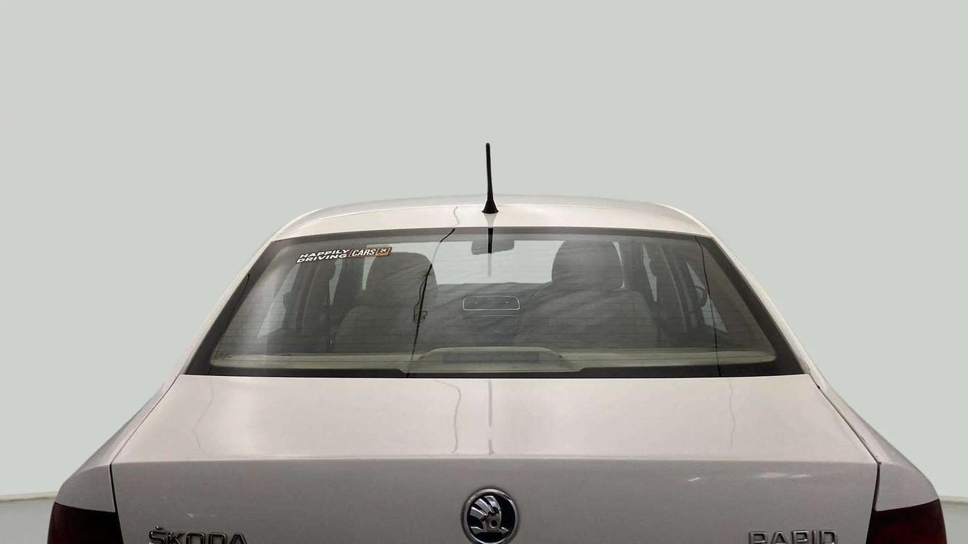 2020 Skoda Rapid 1.0 AMBITION TSI MT, Petrol, Manual, 97,482 km, Rear Windshield