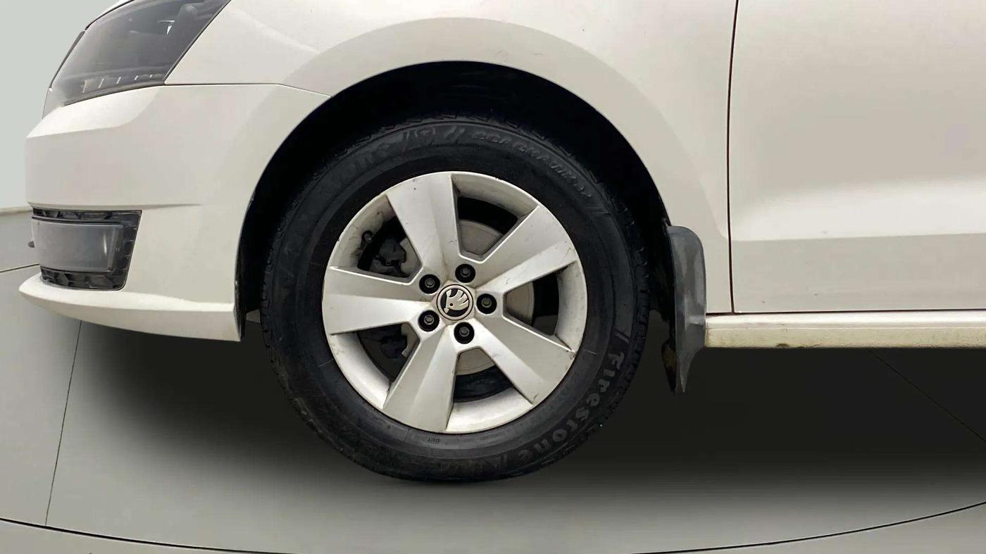 2020 Skoda Rapid 1.0 AMBITION TSI MT, Petrol, Manual, 97,482 km, Left Front Wheel