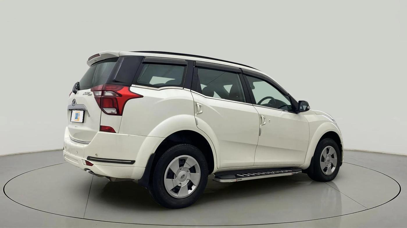 2020 Mahindra XUV500 W5, Diesel, Manual, 48,063 km, Right Back Diagonal