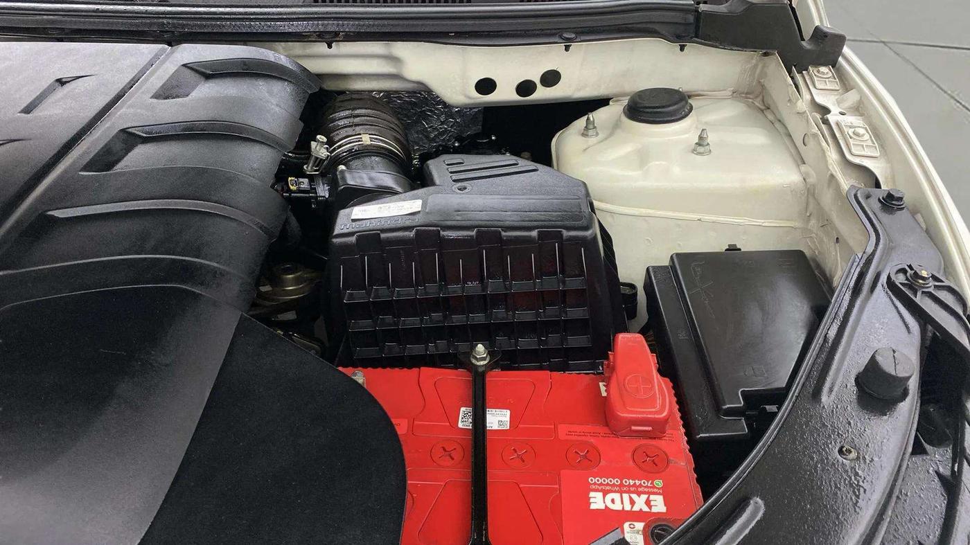 2020 Mahindra XUV500 W5, Diesel, Manual, 48,063 km, Engine View - Left