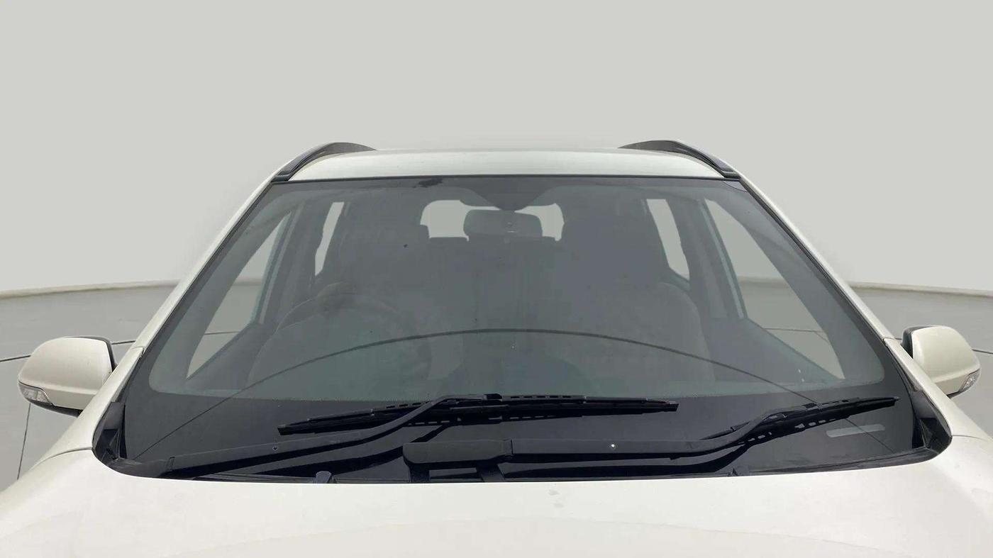 2020 Mahindra XUV500 W5, Diesel, Manual, 48,063 km, Front Windshield