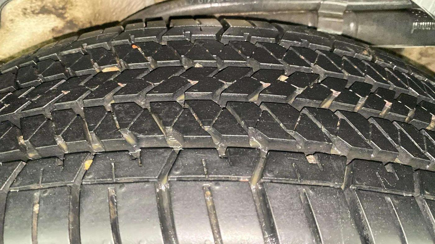 2020 Mahindra XUV500 W5, Diesel, Manual, 48,063 km, Left Rear Tyre Tread