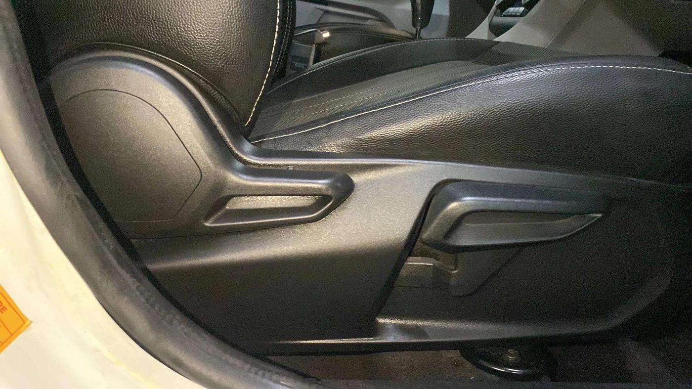2020 Tata Tiago XZA PLUS PETROL, Petrol, Automatic, 20,100 km, Driver Side Adjustment Panel