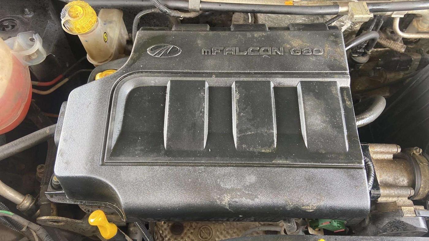 2017 Mahindra Kuv100 K4 6 STR, Petrol, Manual, 64,739 km, Open Bonet