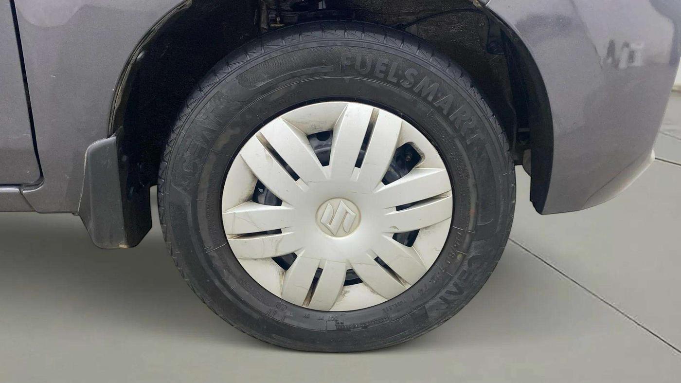 2021 Maruti Alto VXI, Petrol, Manual, 41,399 km, Right Front Wheel