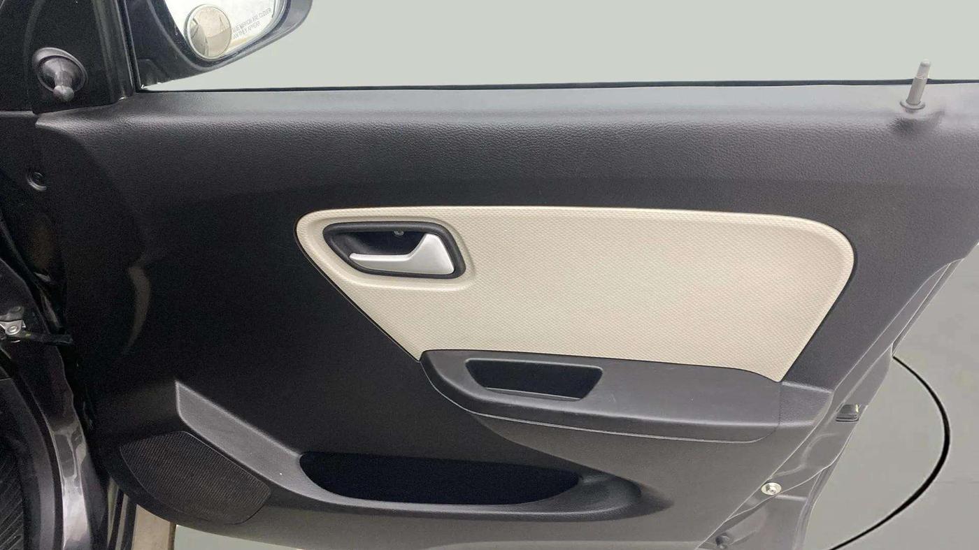 2021 Maruti Alto VXI, Petrol, Manual, 41,399 km, Driver Side Door Panels Control