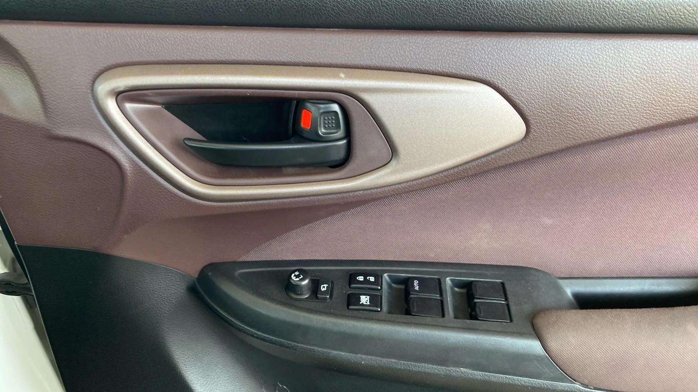 2023 Maruti FRONX DELTA PLUS 1.2L AGS, Petrol, Automatic, 25,565 km, Driver Side Door Panels Control