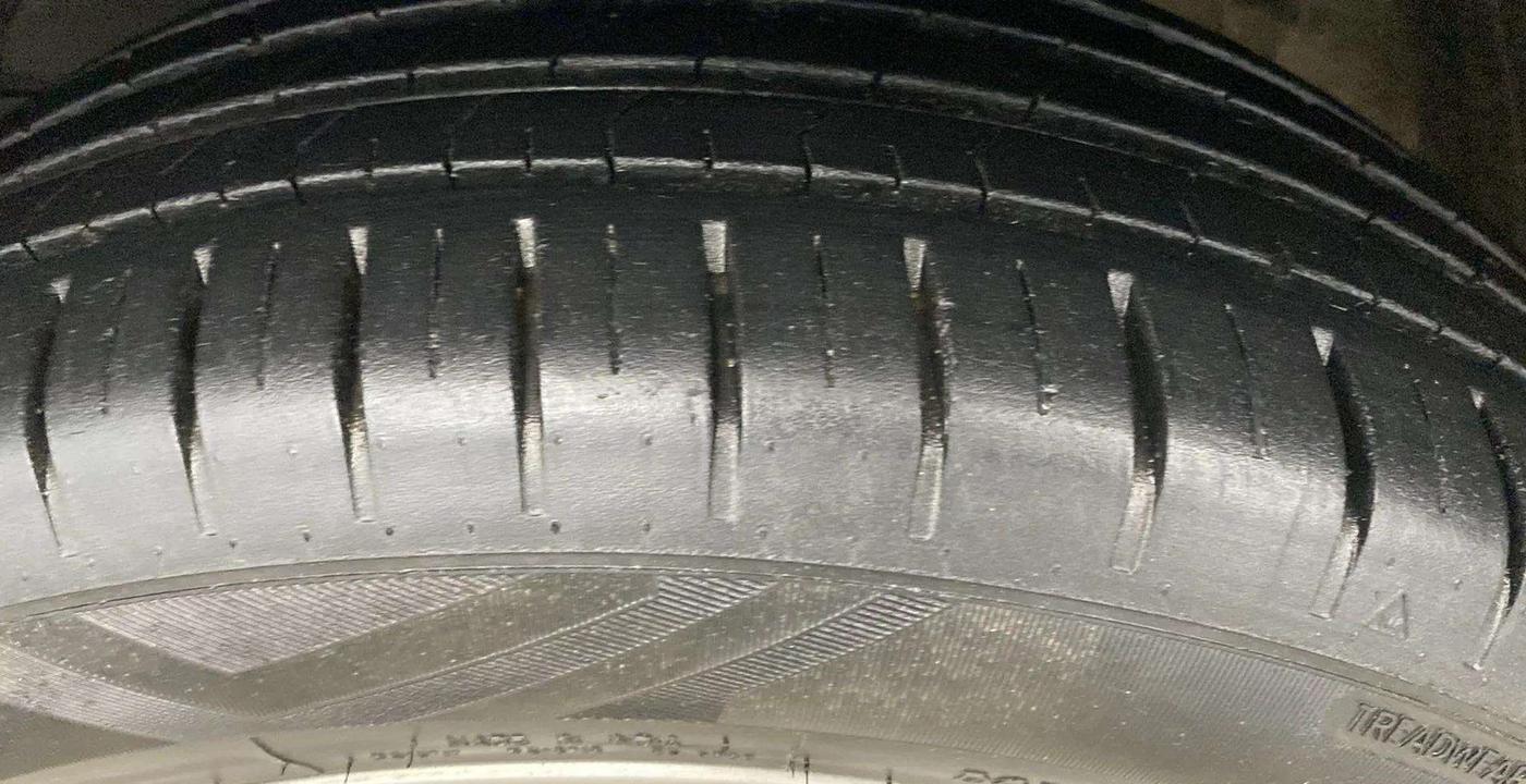 2017 Maruti Baleno ZETA PETROL 1.2, Petrol, Manual, 13,972 km, Left Rear Tyre Tread