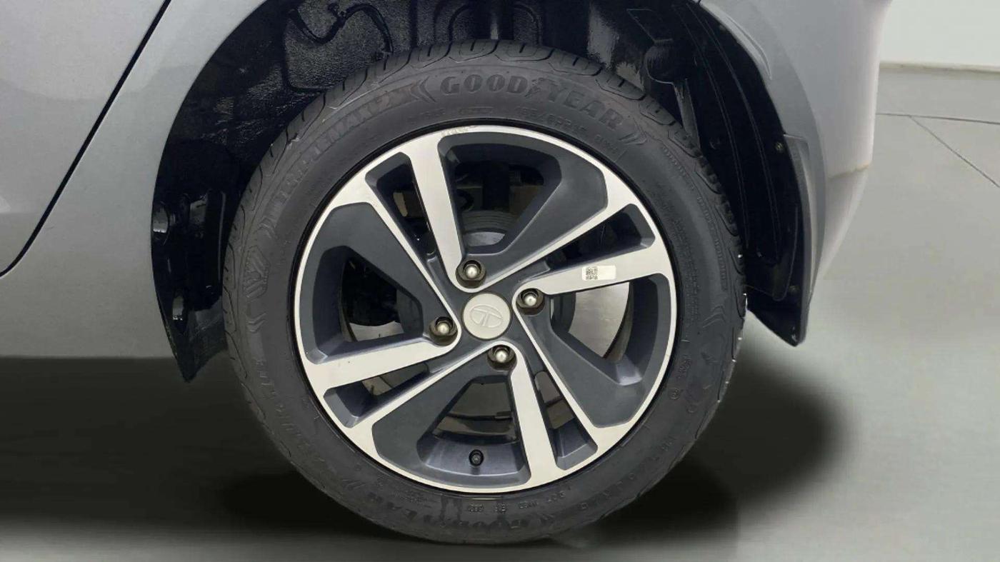 2021 Tata ALTROZ XZ PLUS PETROL, Petrol, Manual, 6,149 km, Left Rear Wheel