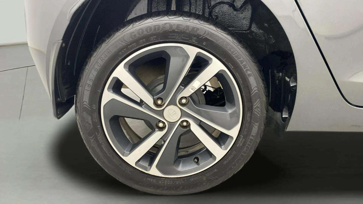 2021 Tata ALTROZ XZ PLUS PETROL, Petrol, Manual, 6,149 km, Right Rear Wheel