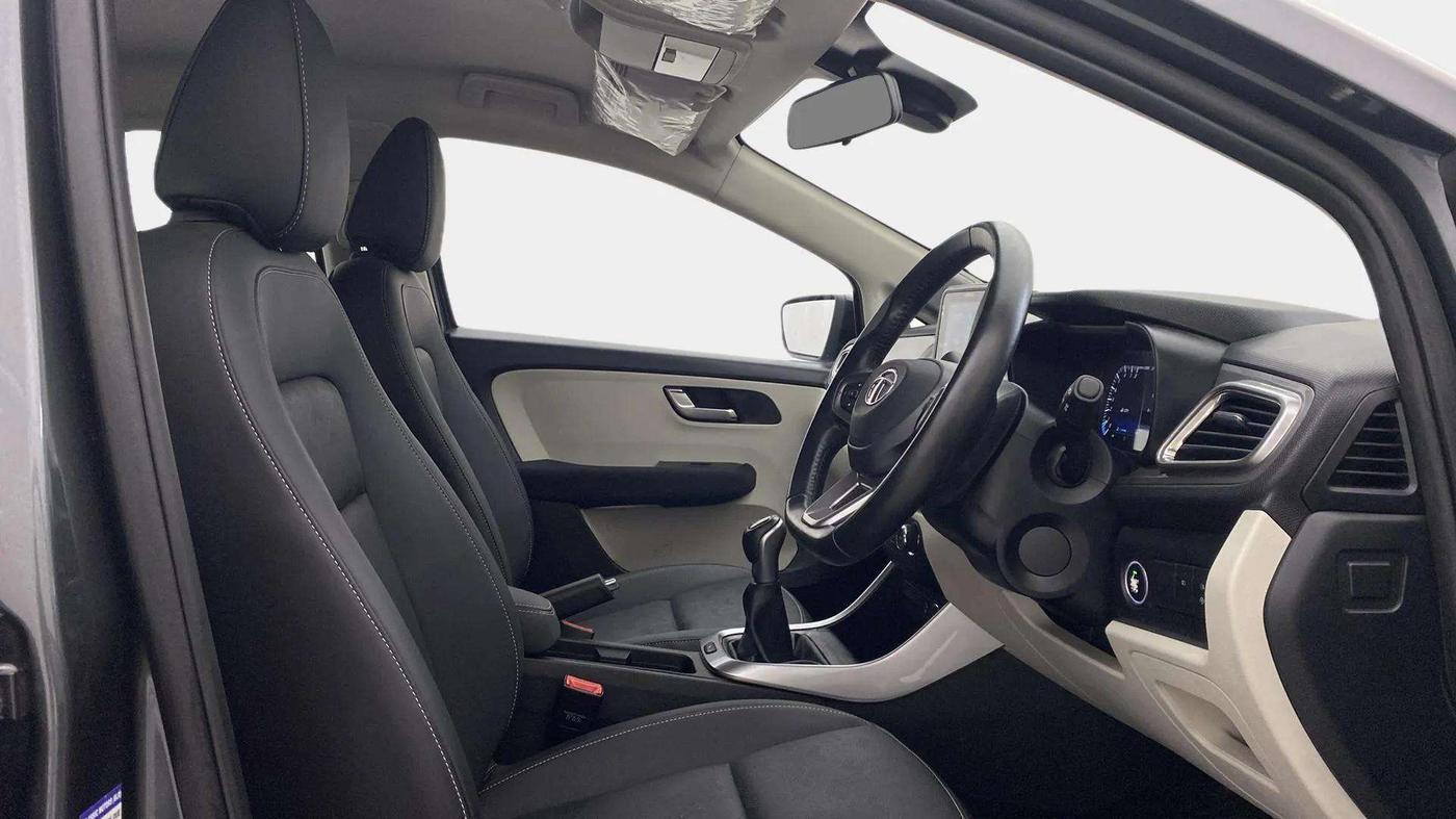 2021 Tata ALTROZ XZ PLUS PETROL, Petrol, Manual, 6,149 km, Right Side Front Door Cabin