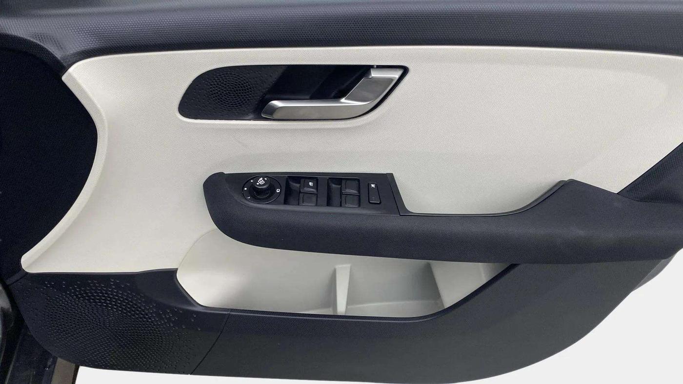 2021 Tata ALTROZ XZ PLUS PETROL, Petrol, Manual, 6,149 km, Driver Side Door Panels Control