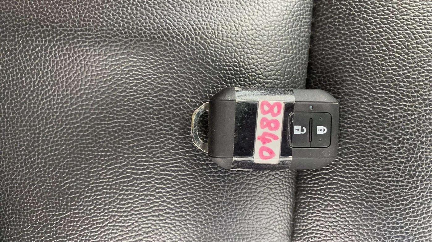 2021 Maruti Baleno ZETA PETROL 1.2, Petrol, Manual, 48,354 km, Key Close Up