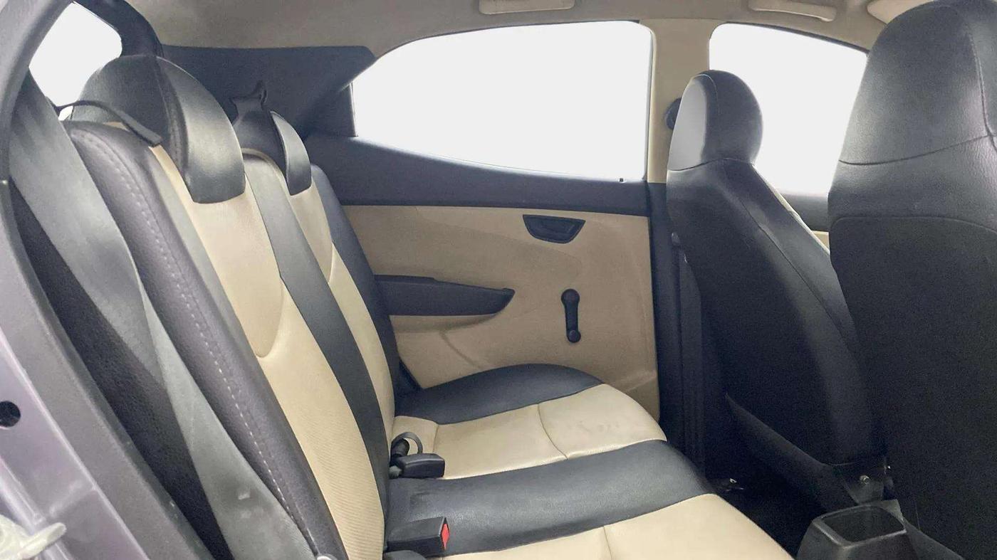 2015 Hyundai Eon ERA +, Petrol, Manual, 33,886 km, Right Side Rear Door Cabin