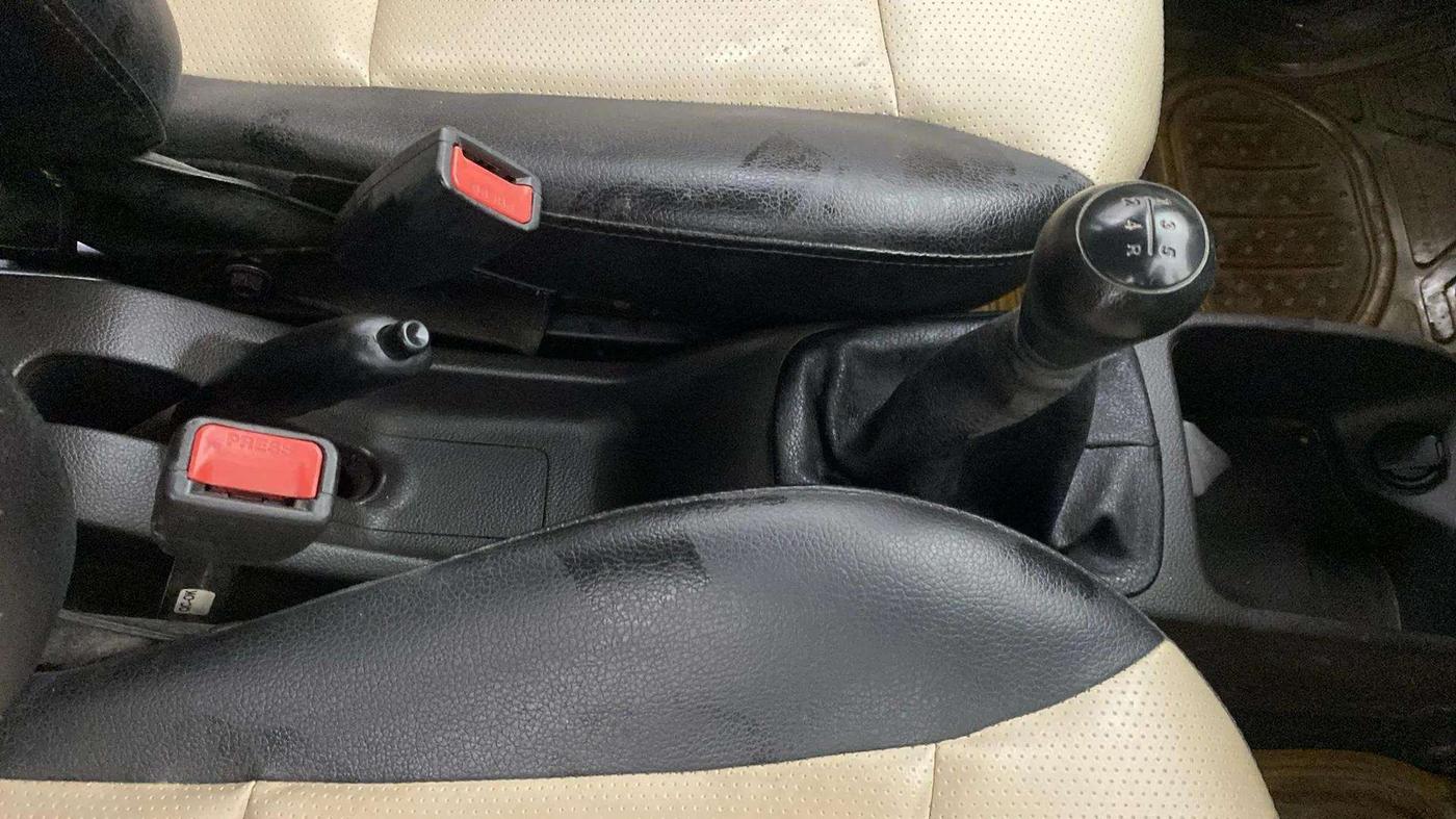 2015 Hyundai Eon ERA +, Petrol, Manual, 33,886 km, Gear Lever