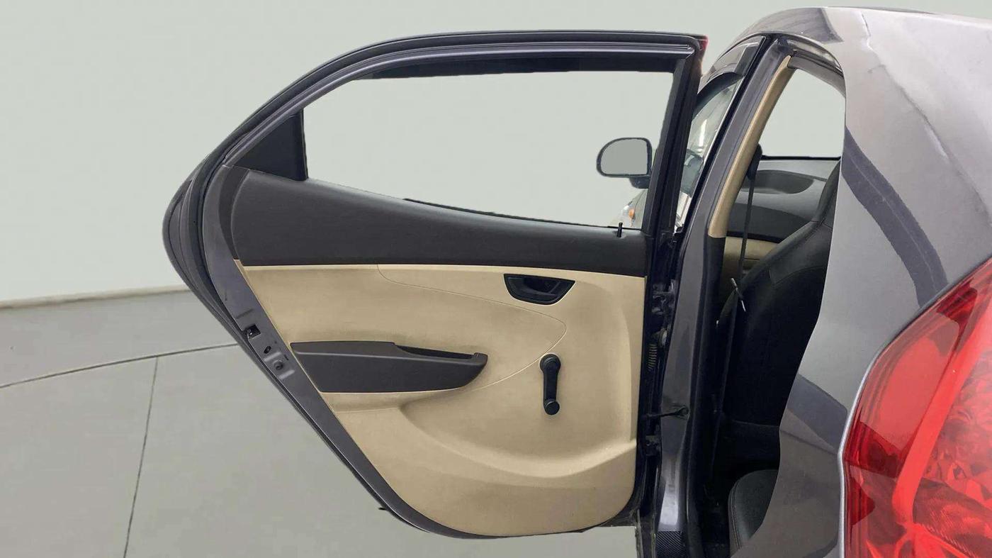 2015 Hyundai Eon ERA +, Petrol, Manual, 33,886 km, LHS Rear Door