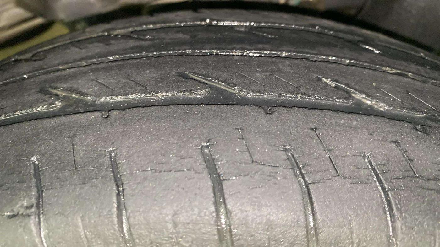 2015 Hyundai Eon ERA +, Petrol, Manual, 33,886 km, Left Rear Tyre Tread