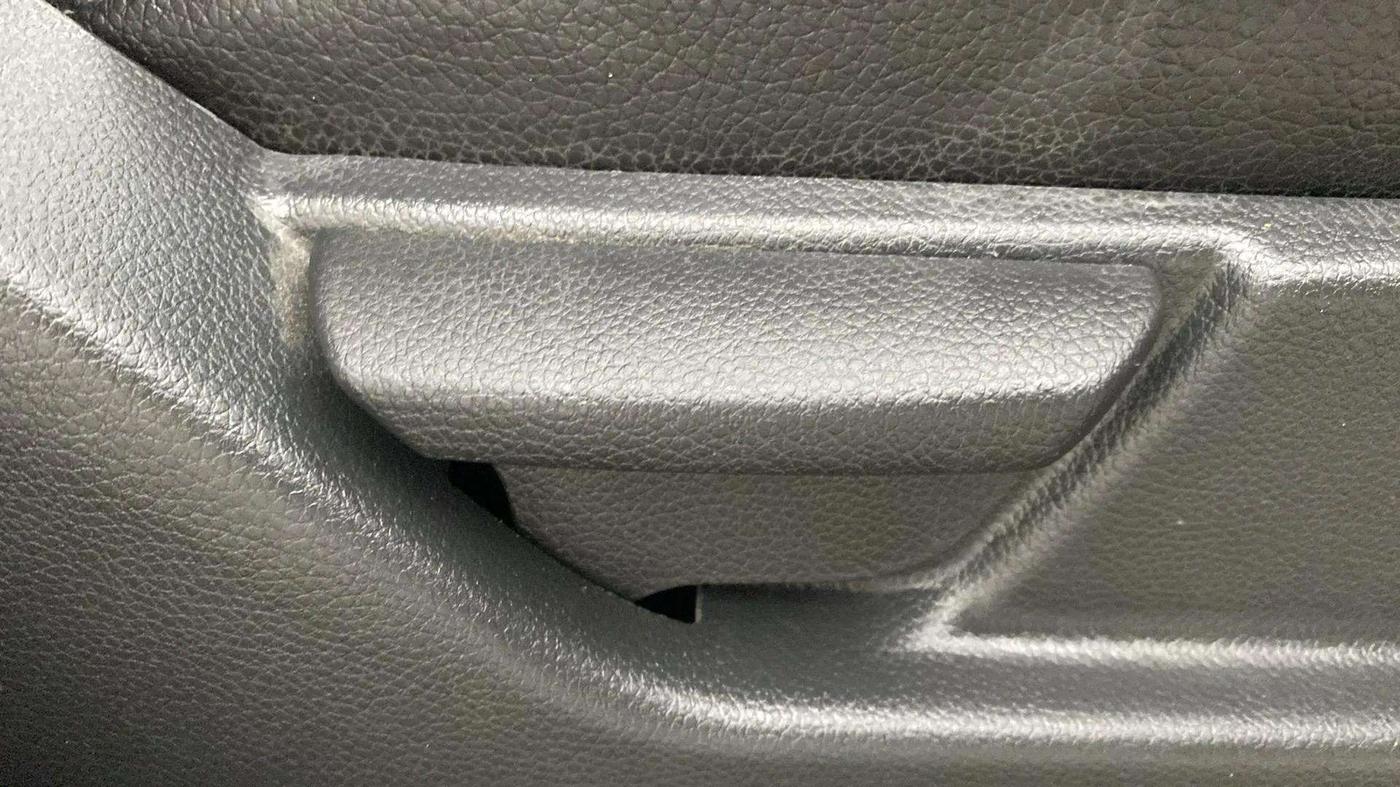 2015 Hyundai Eon ERA +, Petrol, Manual, 33,886 km, Driver Side Adjustment Panel