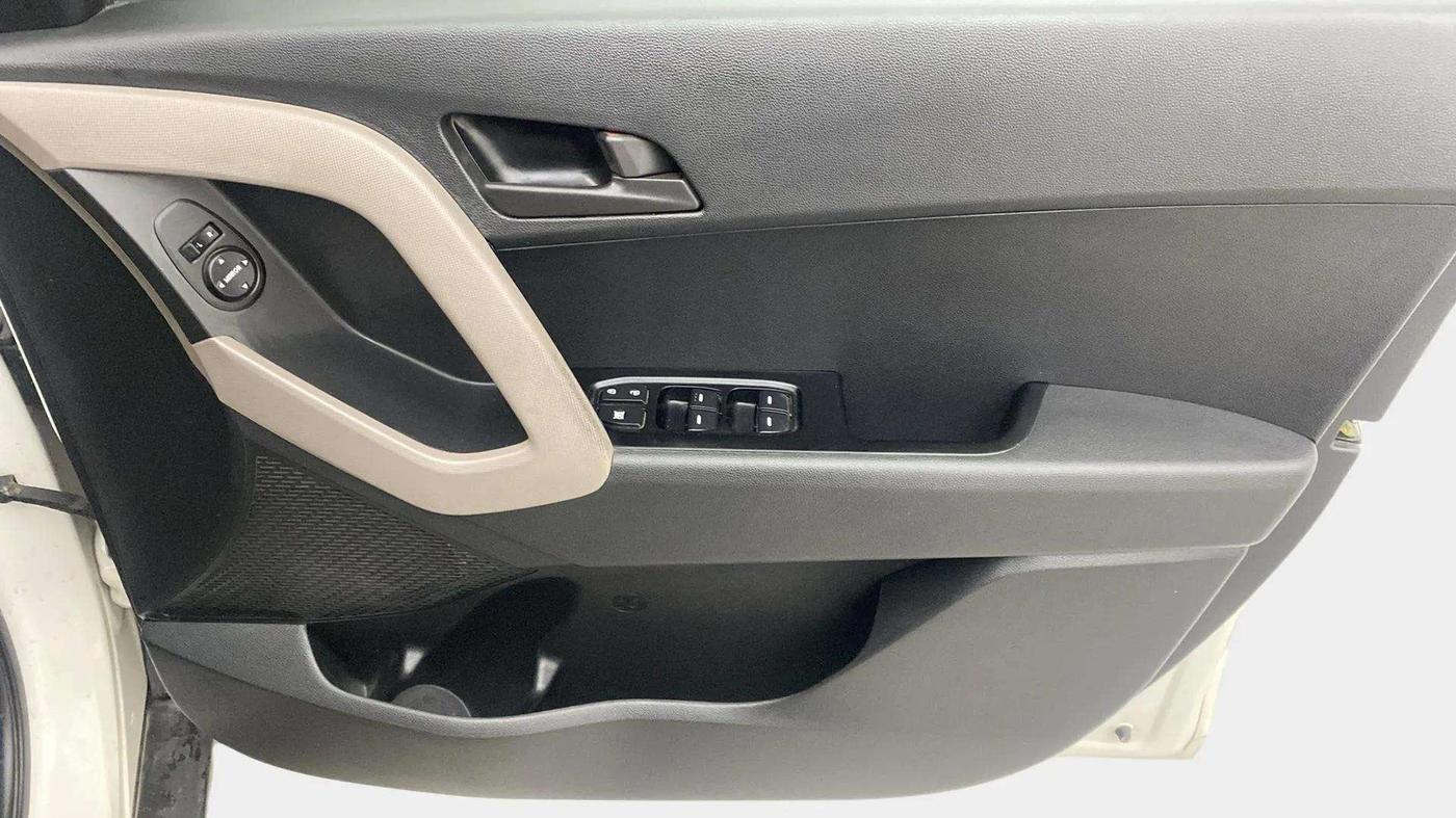 2017 Hyundai Creta E PLUS 1.4 DIESEL, Diesel, Manual, 75,167 km, Driver Side Door Panels Control
