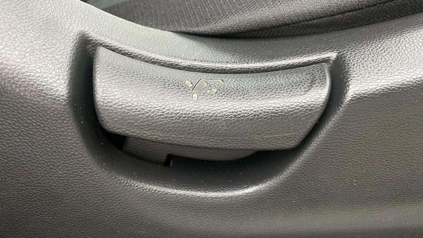 2017 Hyundai Creta E PLUS 1.4 DIESEL, Diesel, Manual, 75,167 km, Driver Side Adjustment Panel
