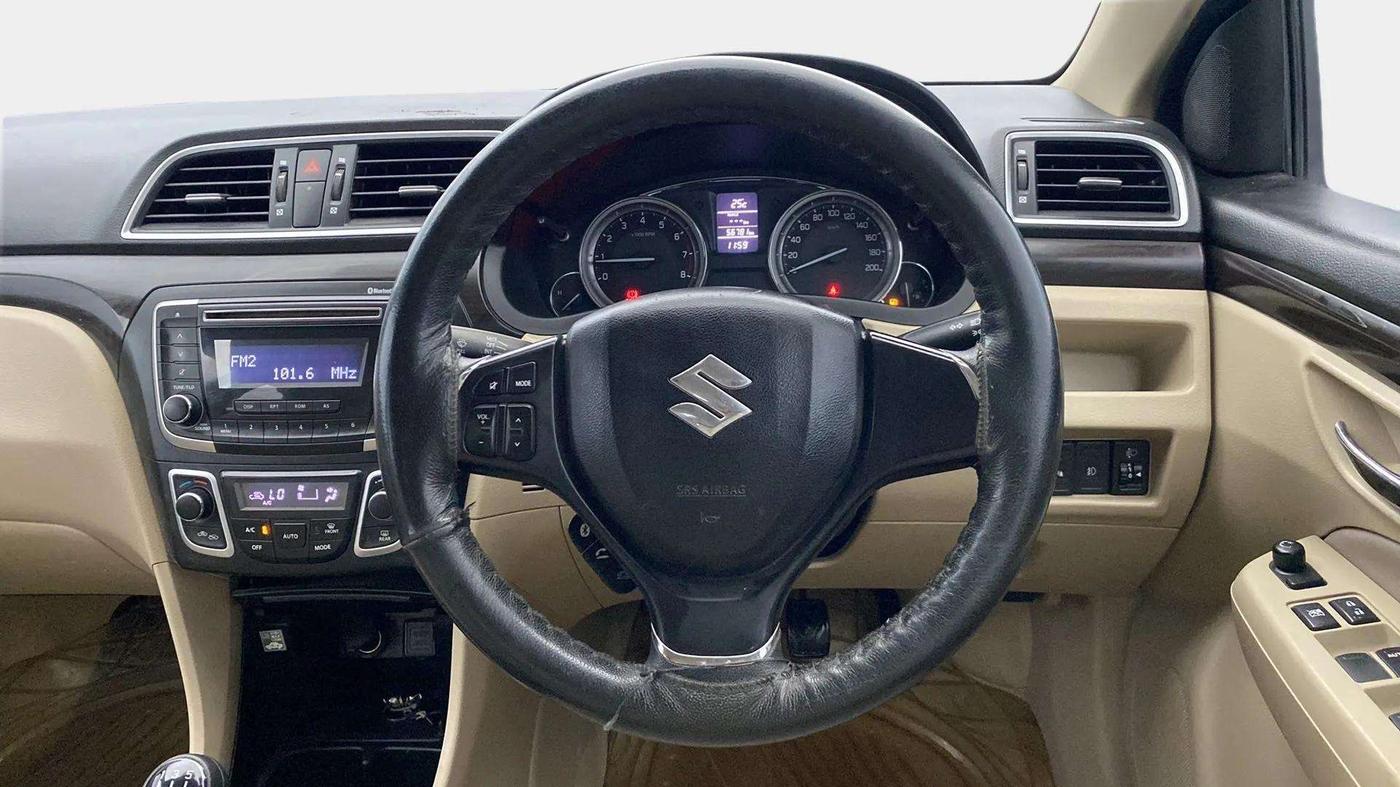 2017 Maruti Ciaz ZETA 1.4  MT PETROL, Petrol, Manual, 56,760 km, Steering Wheel Close Up