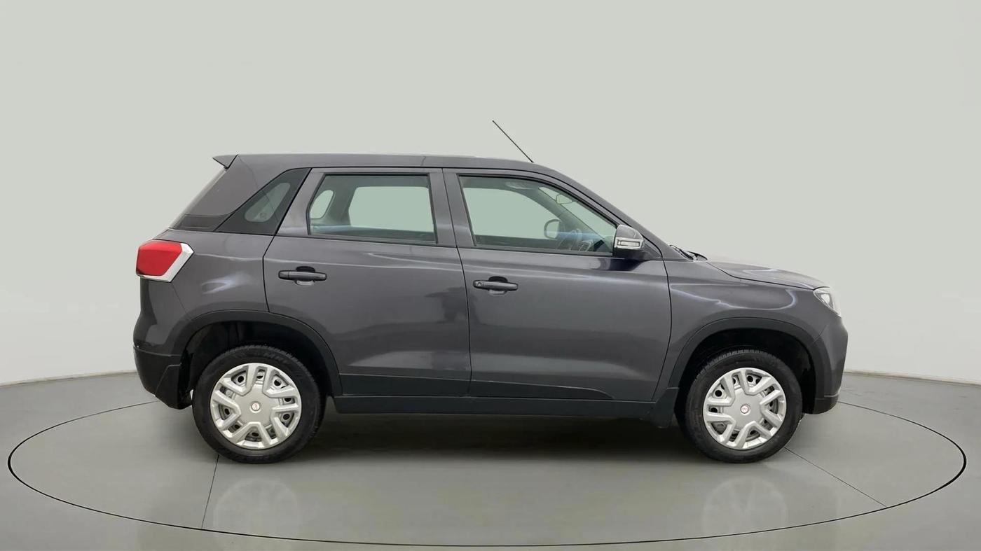2020 Maruti Vitara Brezza LXI, Petrol, Manual, 50,566 km, Right Side View