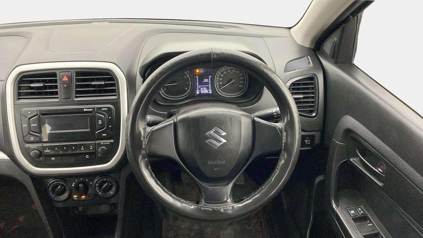 2020 Maruti Vitara Brezza LXI, Petrol, Manual, 50,566 km, Steering Wheel Close Up