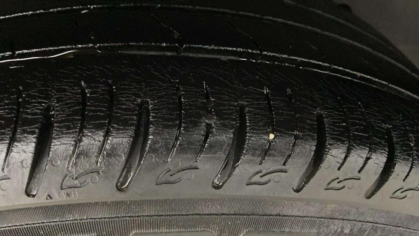 2020 Maruti Vitara Brezza LXI, Petrol, Manual, 50,566 km, Right Rear Tyre Tread