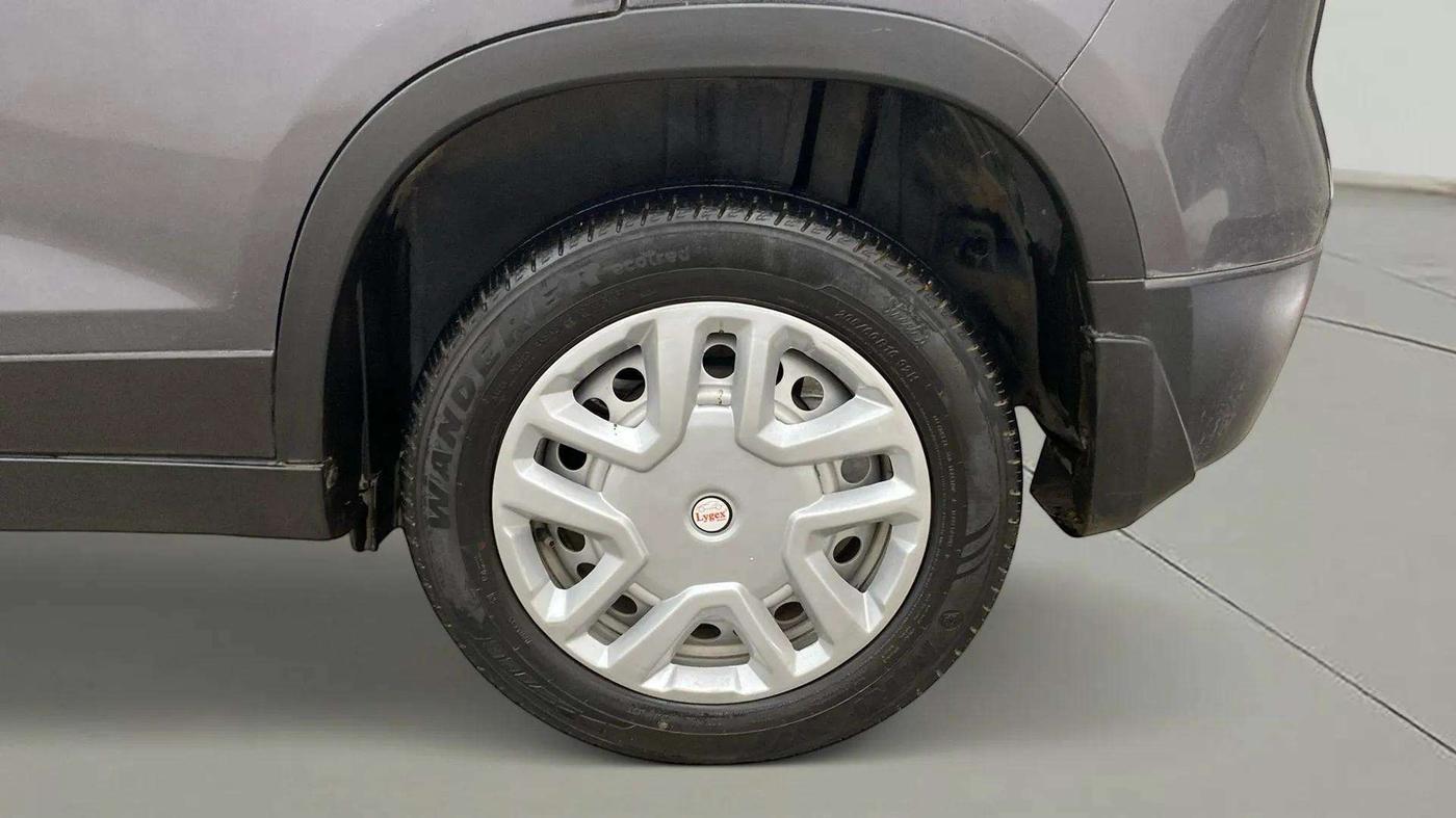 2020 Maruti Vitara Brezza LXI, Petrol, Manual, 50,566 km, Left Rear Wheel